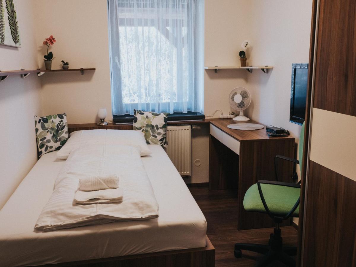 Hotel Horse Riding - Jezdecky Areal Tršice Kültér fotó